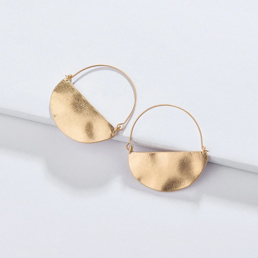 ❣️NWT Hammered Semi Circle Drop Earrings in Gold❣️